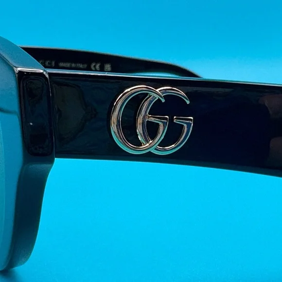 NEW Gucci GG0957S Geometric Cat Eye Sunglasses Black Gold Logo display picture 2